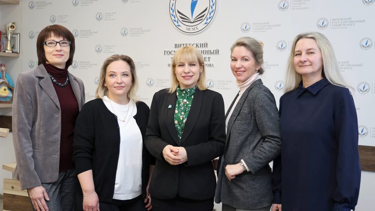 Из позиции уважения и доверия